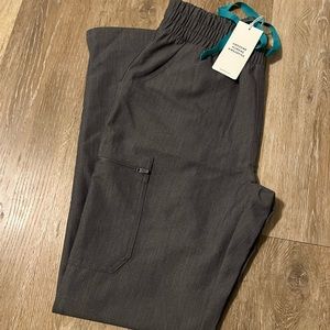 Figs graphite yola skinny scrub pants